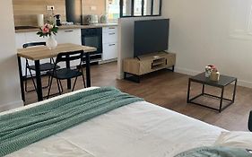 Joli studio spacieux